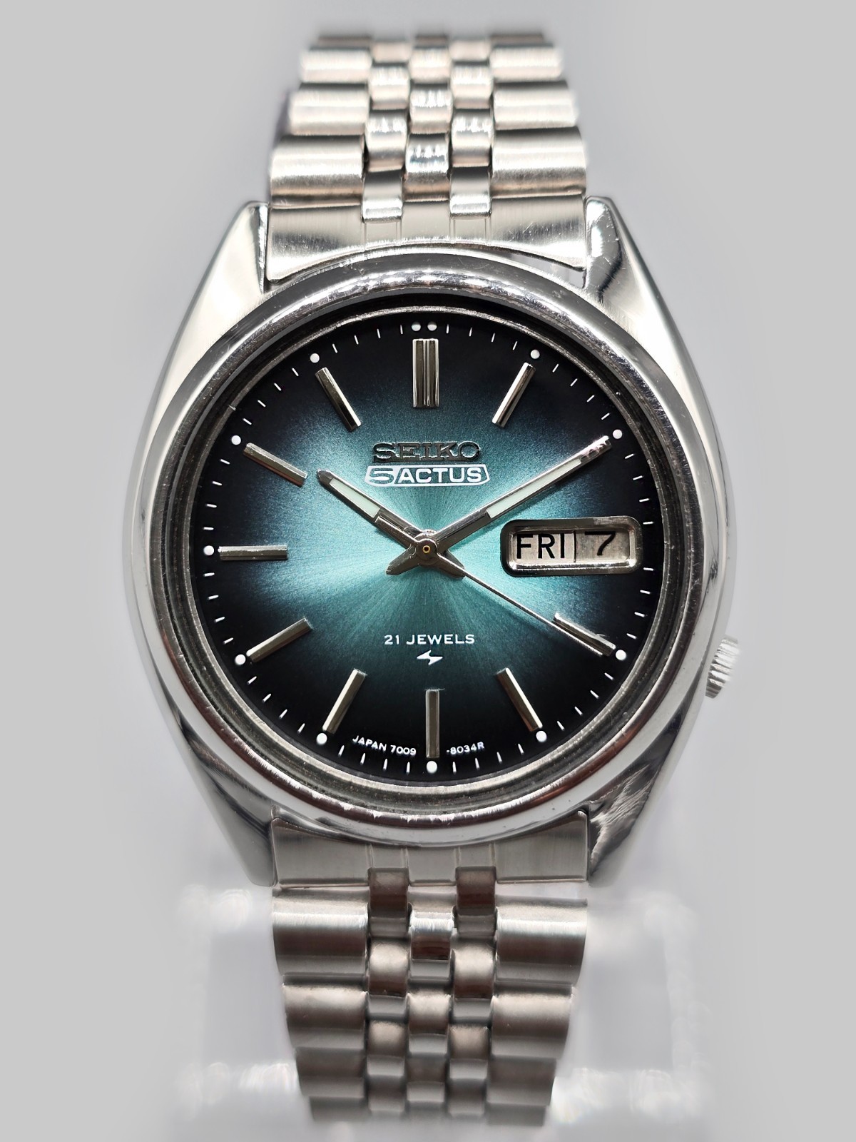 Vintage Seiko 5 Actus 7009 Automatic 21 Jewels Men’s Watch Japan | Blue Sunburst