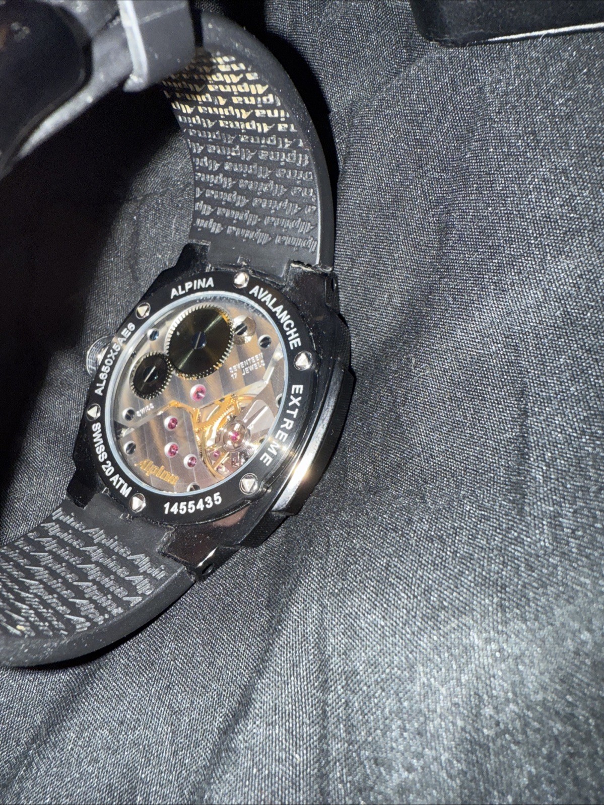 ALPINAAvalanche Extreme Black Dial Black Rubber Men’s Watch AL650LBBB5FBAE6