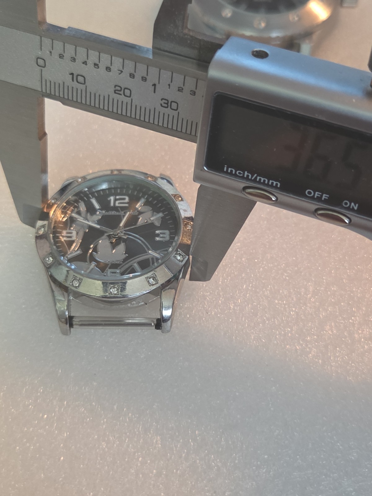3 Montres Carlo Men’s Watches. Silver Tone. No Bands. Never Worn. New Batteries.