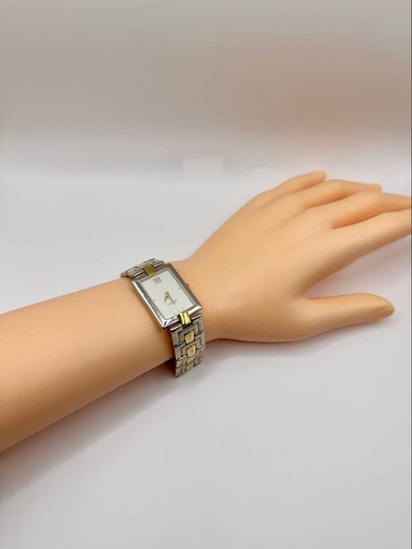 GIVENCHY Square QZ Watch White Dial Ladies Vintage 15-15.5cm Wristwatch