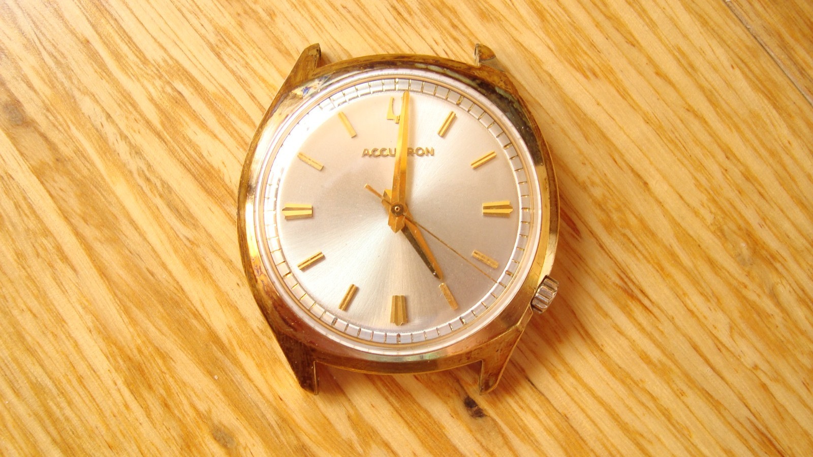 VINTAGE ACCUTRON N0.NOT RUN,FOR PARTS