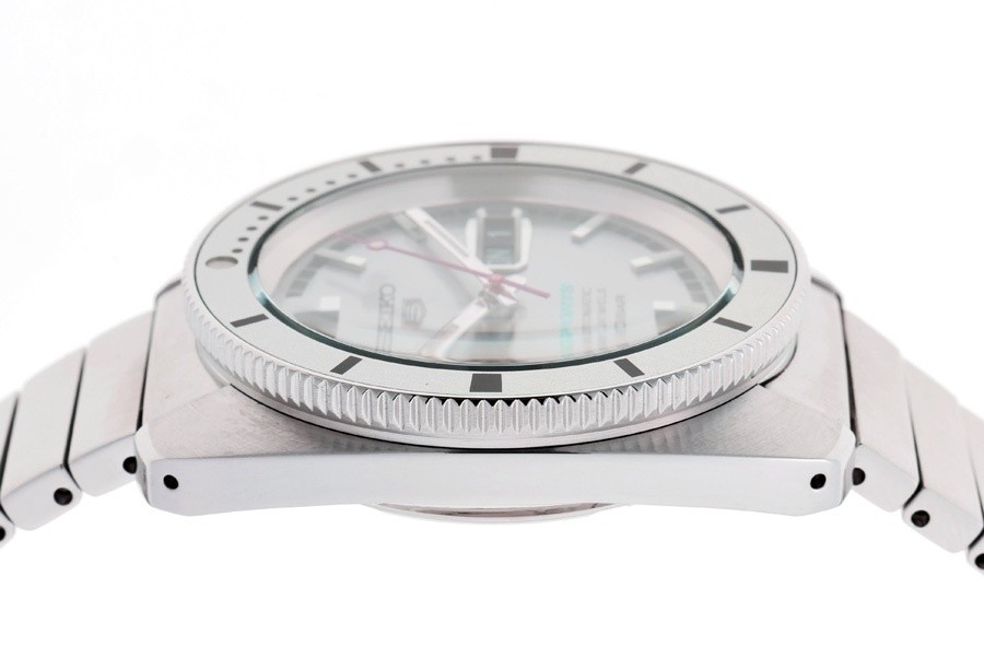 Seiko 5 Sports SBSA269 / 4R36-16C0 Silver Automatic Used – Arrival