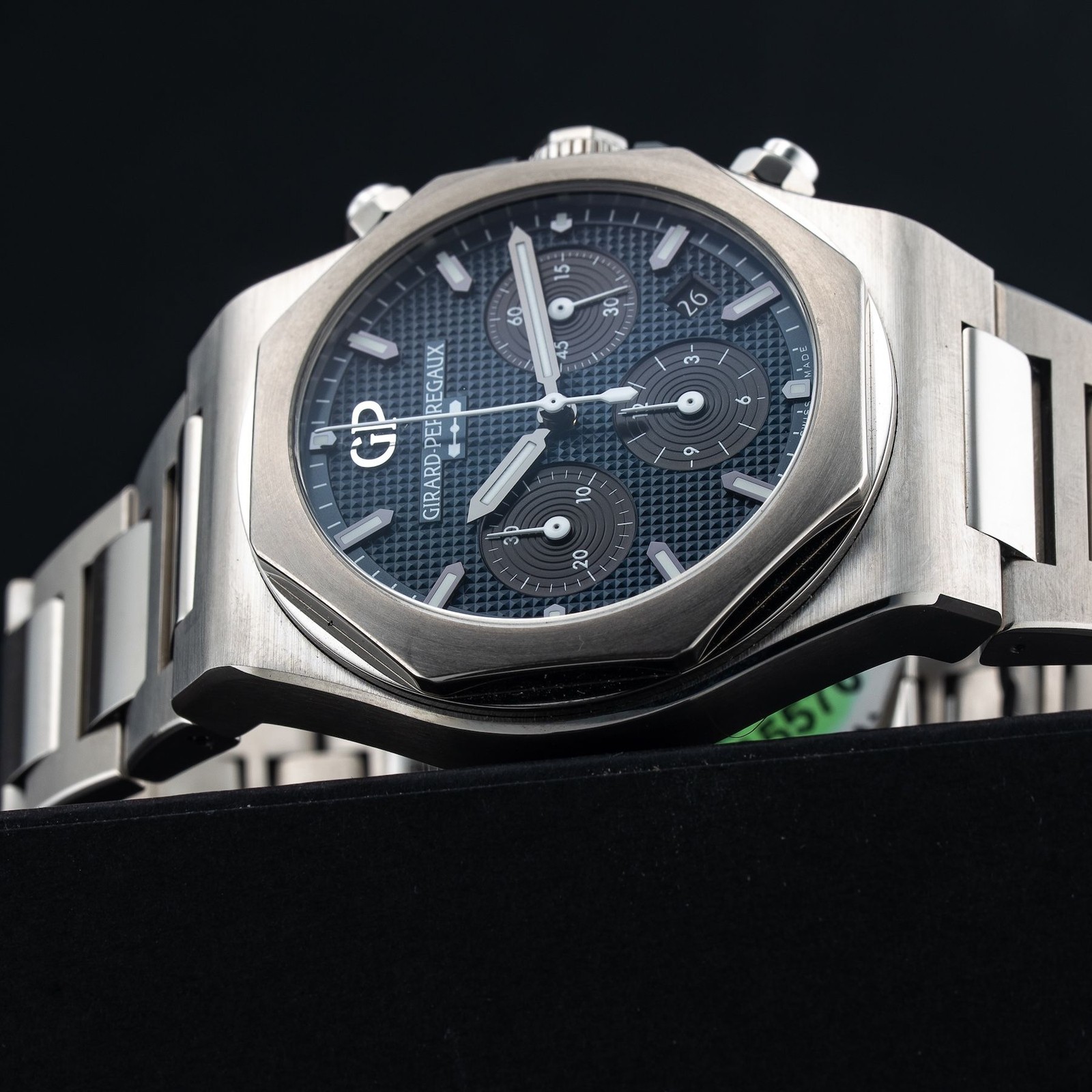 Girard Perregaux Laureato Chronograph Aiiro 81020-21-3311-1GM 42mm Titanium Ltd