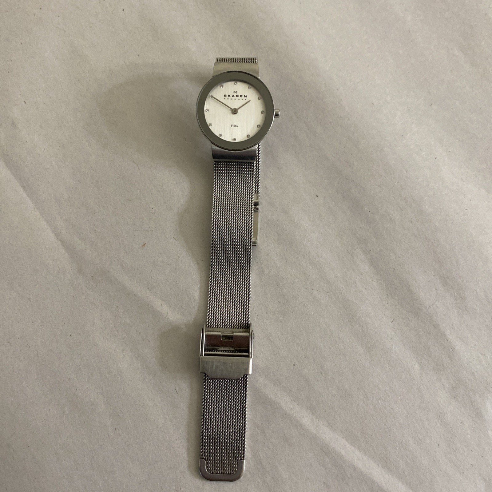 Skagen Denmark 358SSSD Women’s Quartz Mesh Watch Silver Dial, New Battery Runs