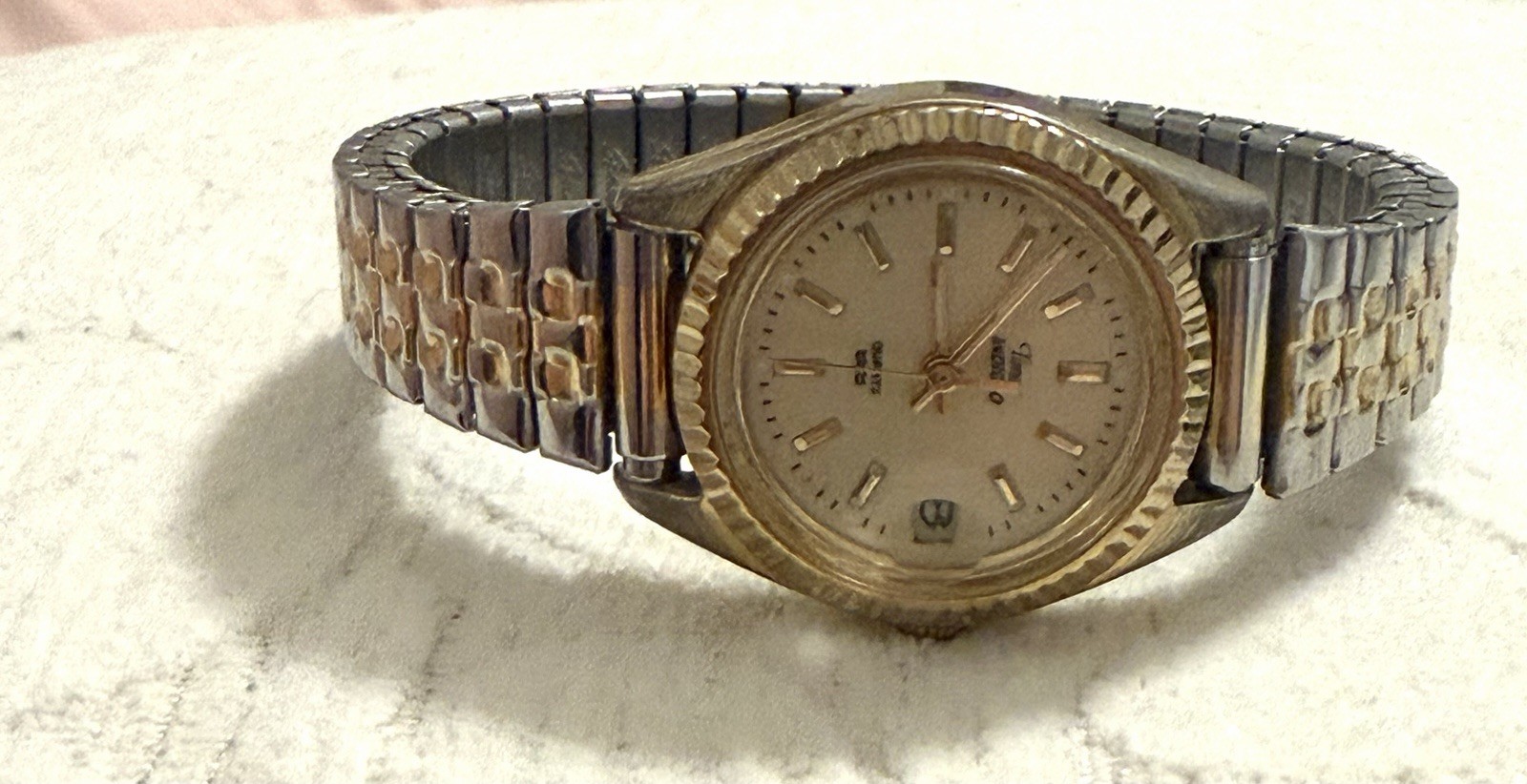 Women’s Vintage timex indiglo Two-Tone Stretch Watch Date Fluted Bezel