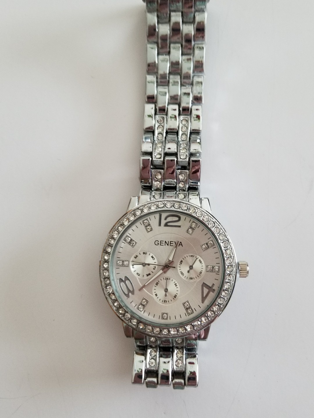 Geneva Chronograph LOOK Watch With Crystals..SILVERTONE Metal Link