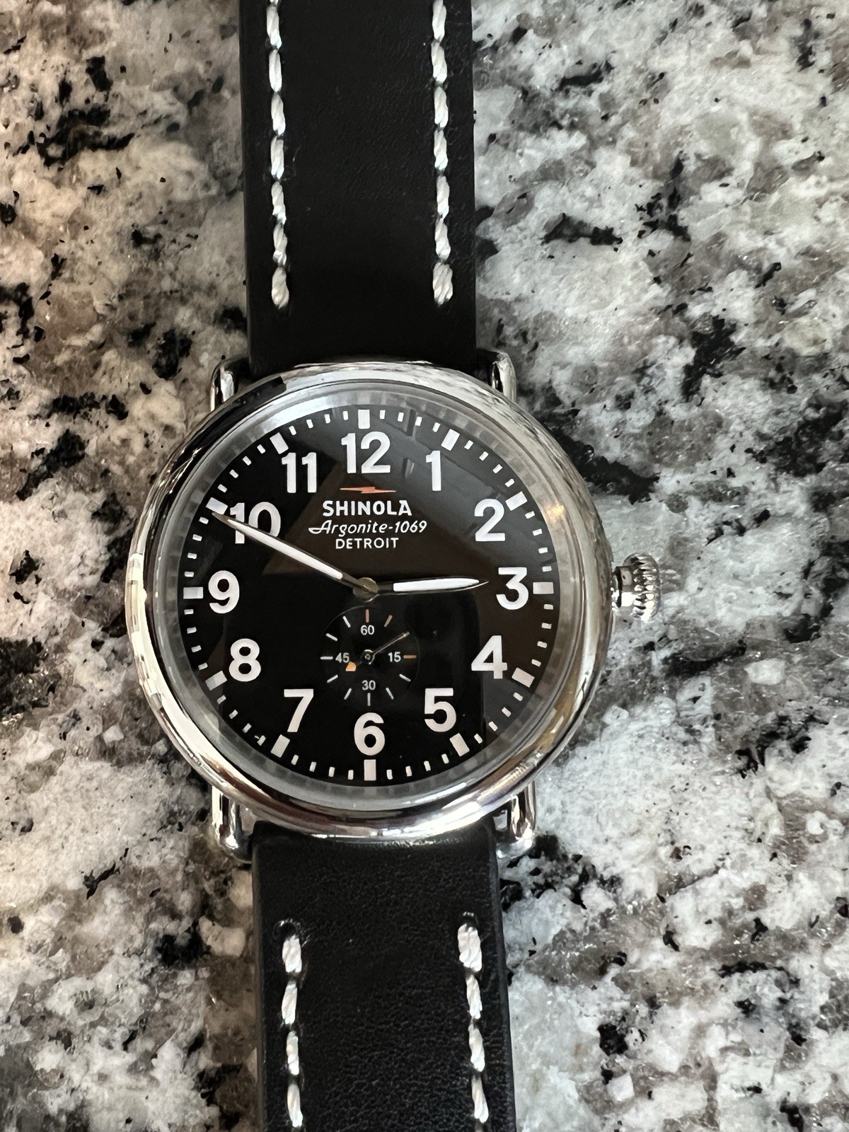 GORGEOUS SHINOLA ARGONITE 1069 WORN ONCE MINT CONDITION 47 MM- EXTRA STRAP