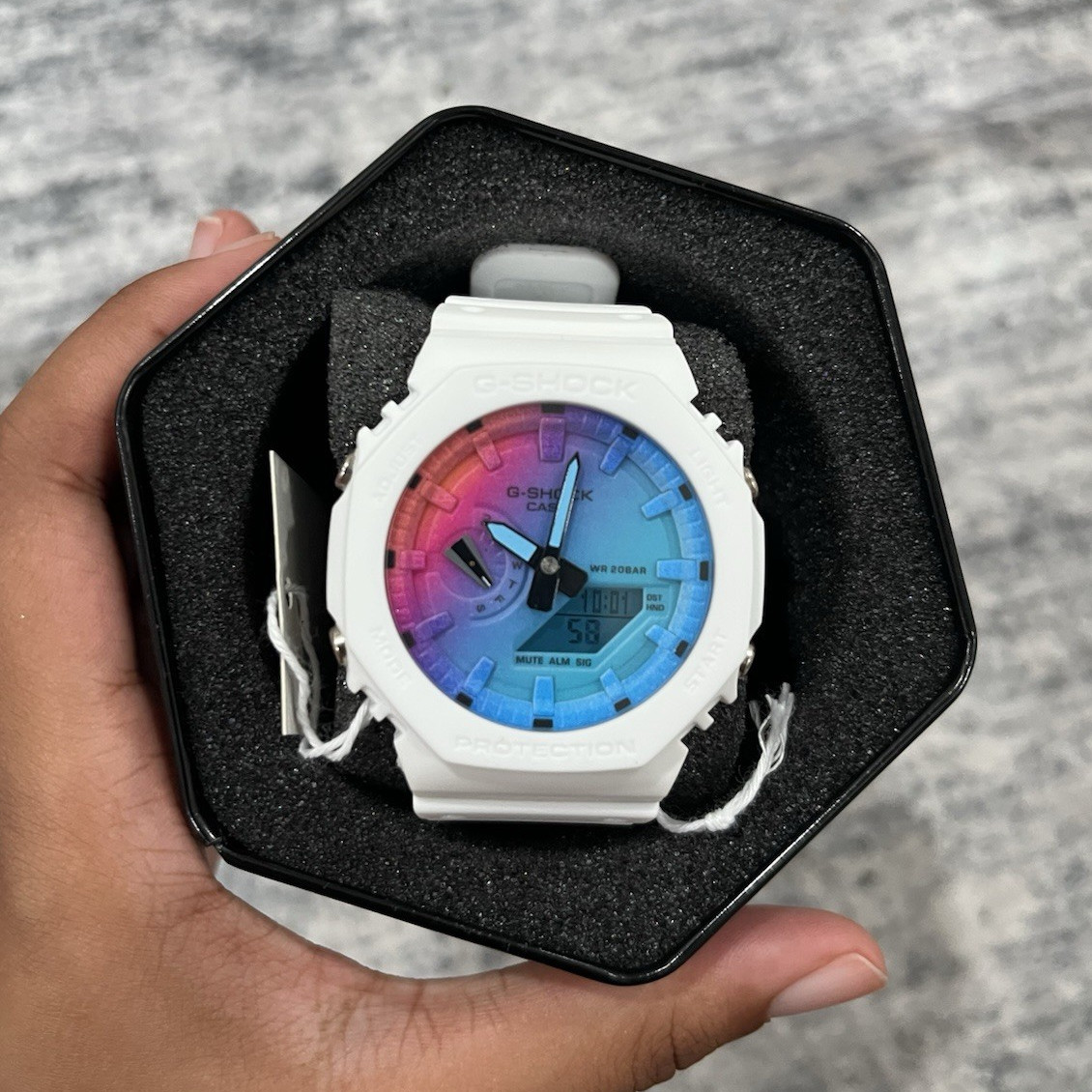 Casio G-SHOCK Analog-Digital White Resin 200m World Time Alarm w/ Box