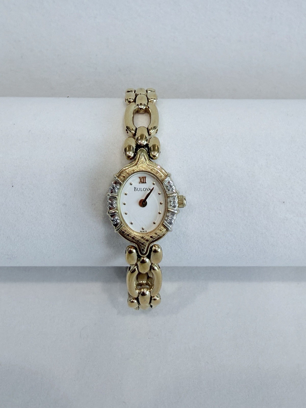 Bulova 98R19 Women’s Wristwatch Gold Tone Quartz Analog Working New Battery Vtg