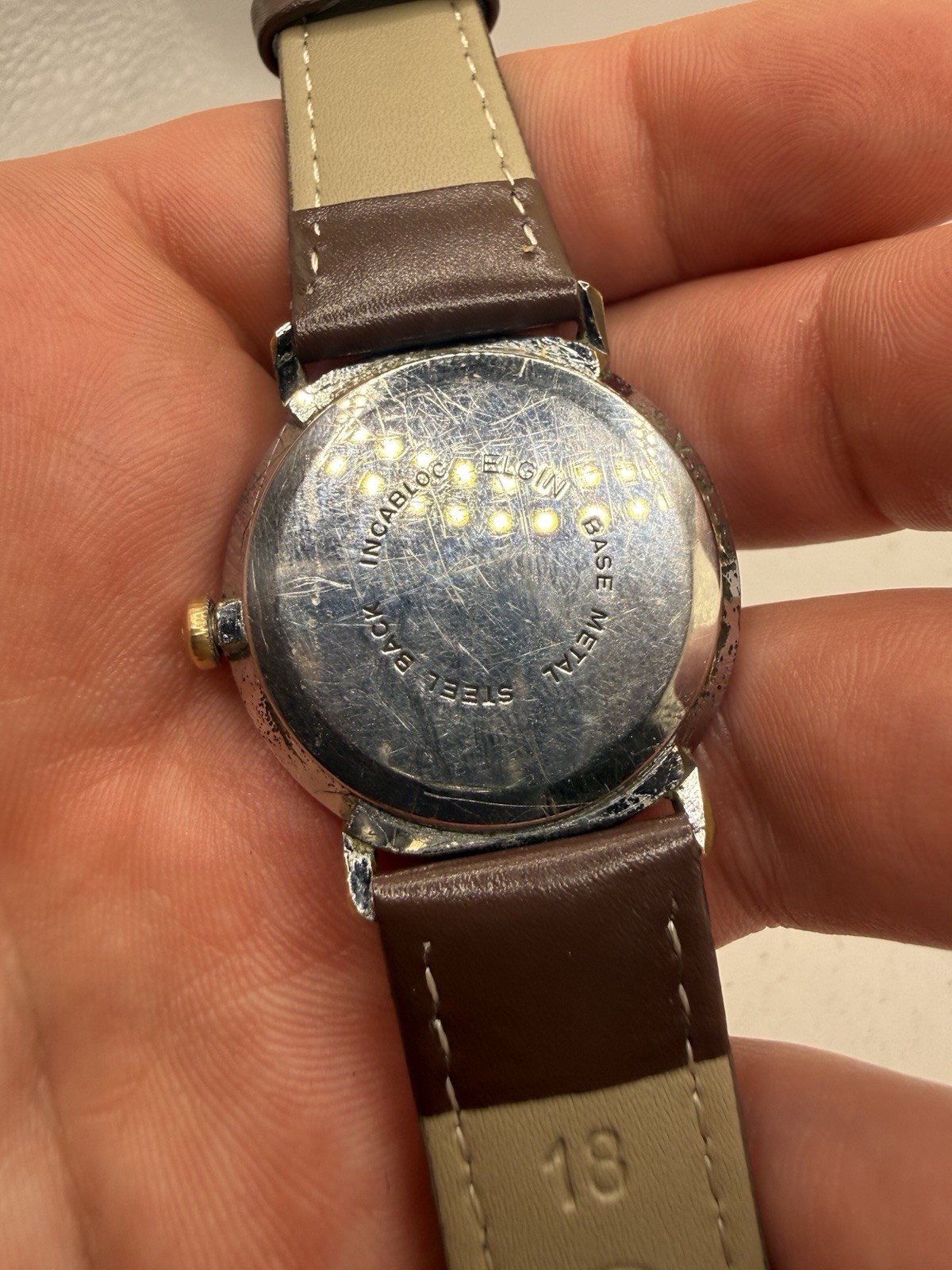 VINTAGE Elgin 17 Jewels Manual Wind Pinstripe Dial Date Swiss Mens Watch RUNS