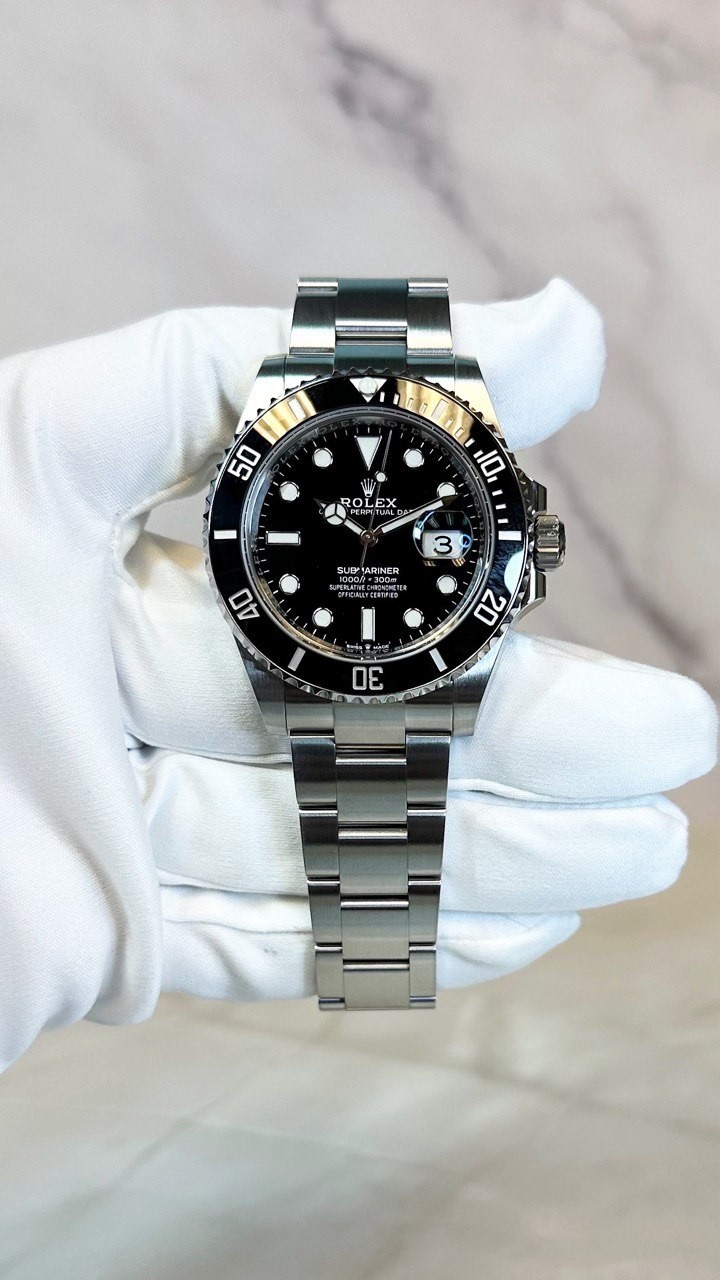 Rolex Submariner 126610LN Silver Oyster Bracelet with Black Bezel Date Watch