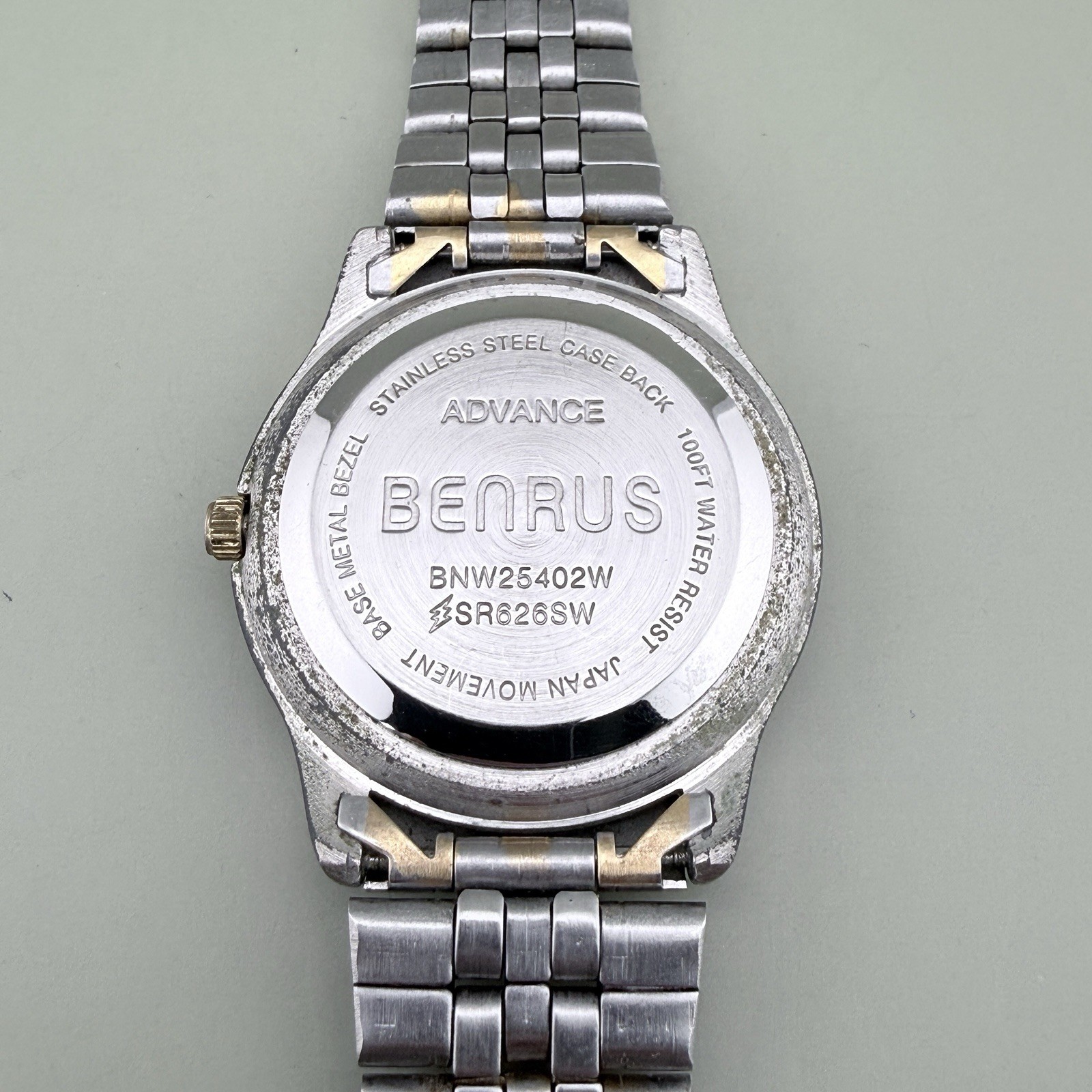 Benrus Two-Tone Quartz Watch Radial Sunburst Gold Dial Day Date 36mm Vintage
