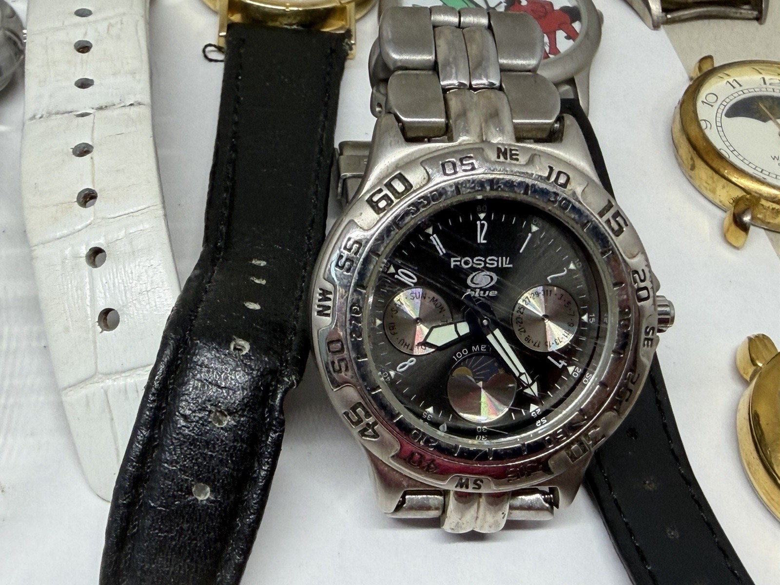 LOT 15 WATCHES BULOVA FOSSIL WALTHAM KENNETH COLE DISNEY ETC ALL TESTED WORKING