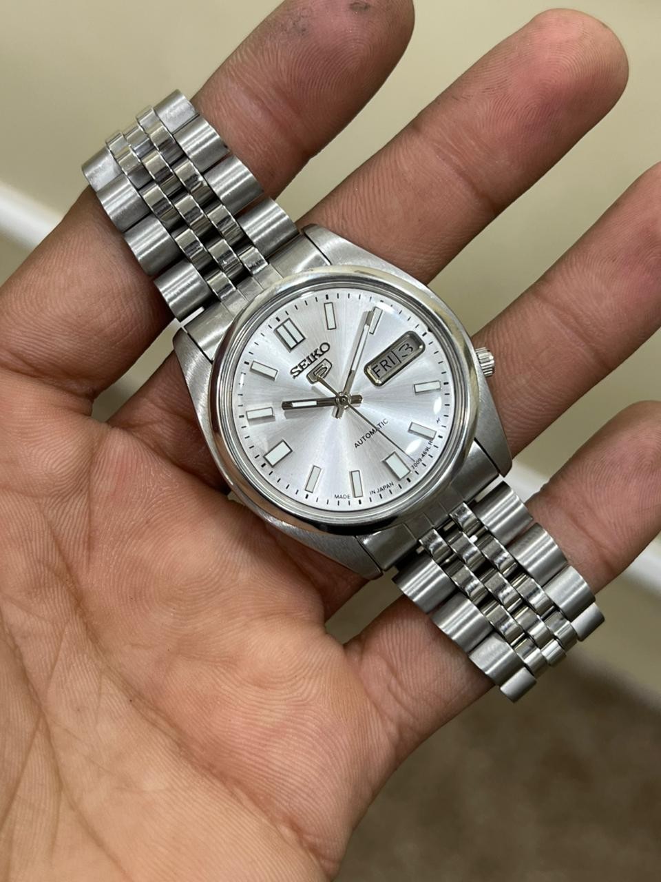 Seiko 5 Automatic White Dial Mens Watch Japan Made 7009