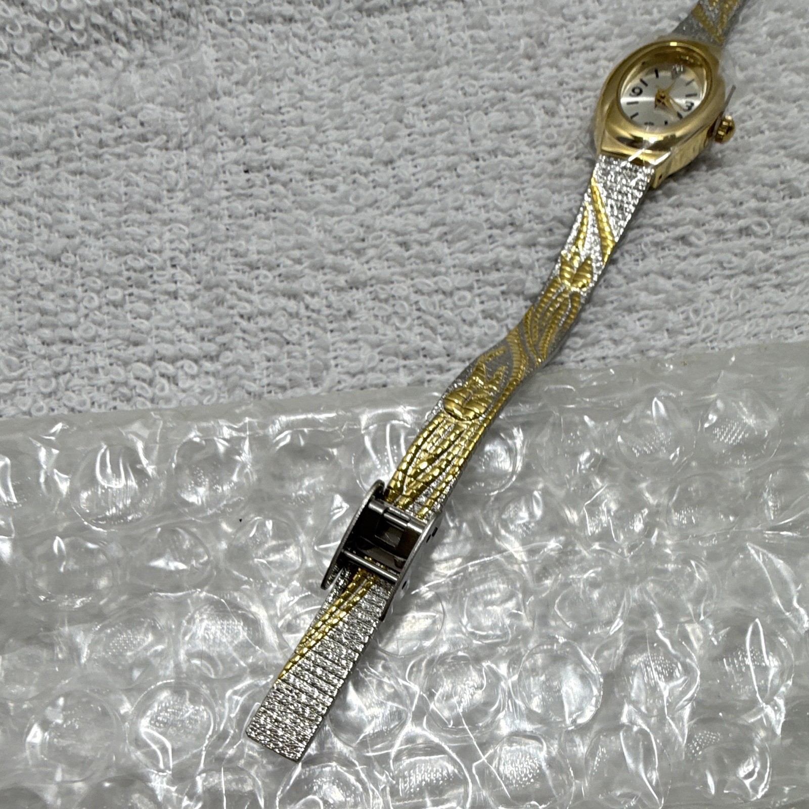 Avon Quartz Women’s Oval Analog Watch Two-Tone Metal Bracelet w/ Box Manual