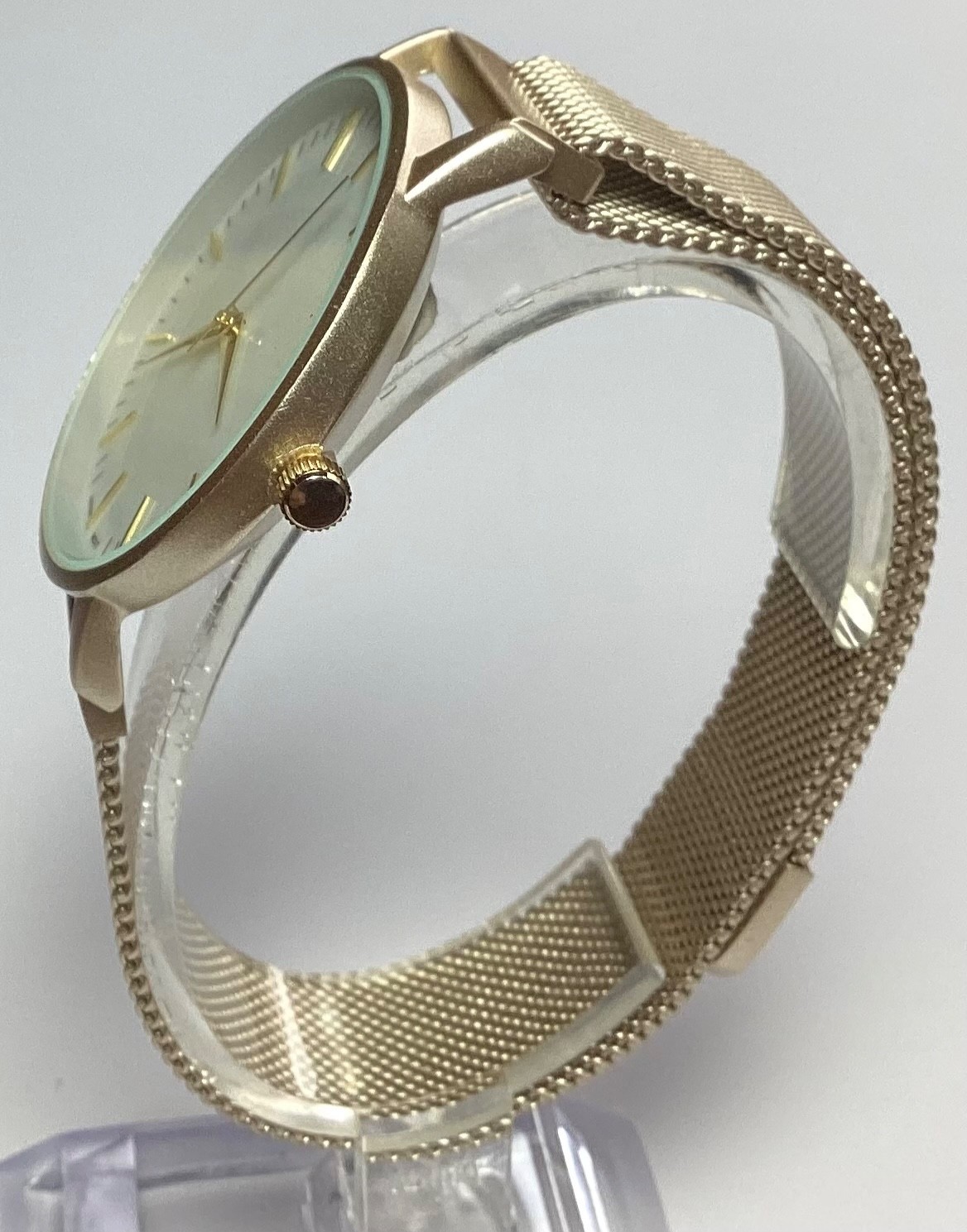 QRTZ Unisex Watch Gold Marble Dial Mesh Adjustable Magnetic Clasp New Battery