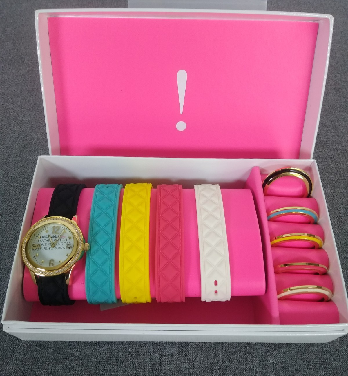 Isaac Mizrahi Live! Interchangeable Watch Set Silicone Bands & Bezel Rings Box