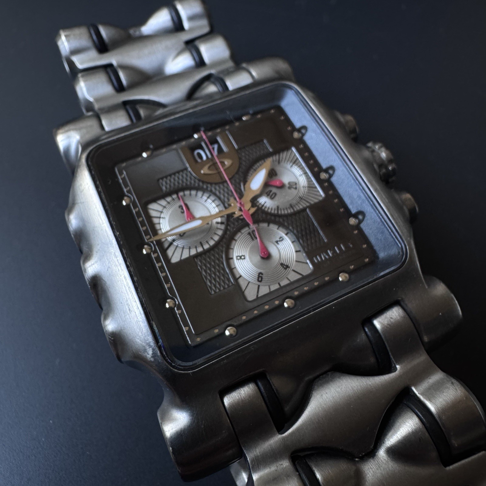 Oakley Minute Machine/Time Tank Black Dial Titanium Swiss Chrono (excellent)