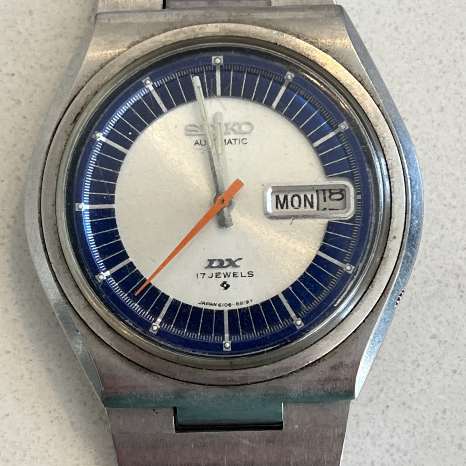 Vintage Seiko DX 6106-8629 Automatic – 1972 – Runs – English/Spanish Day/Date