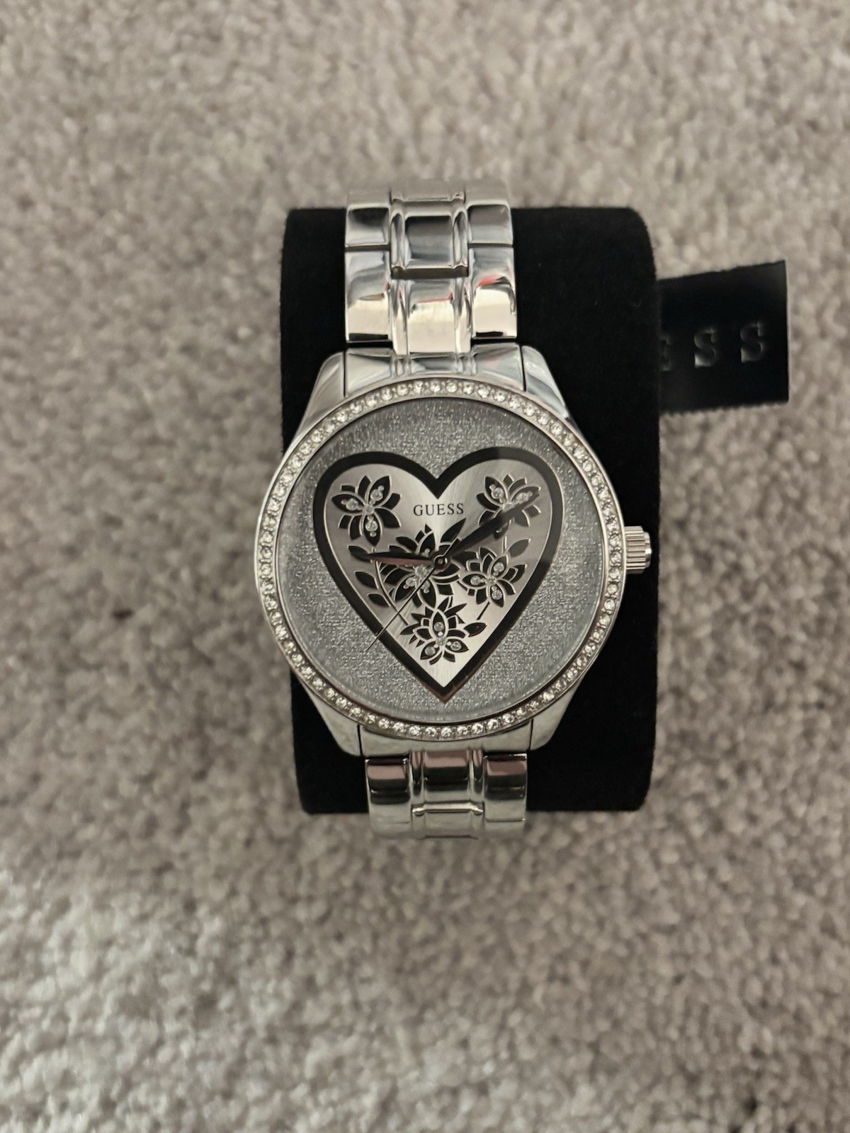 GUESS U0910L1 Trendy Heart Silver Tone Women’s Watch