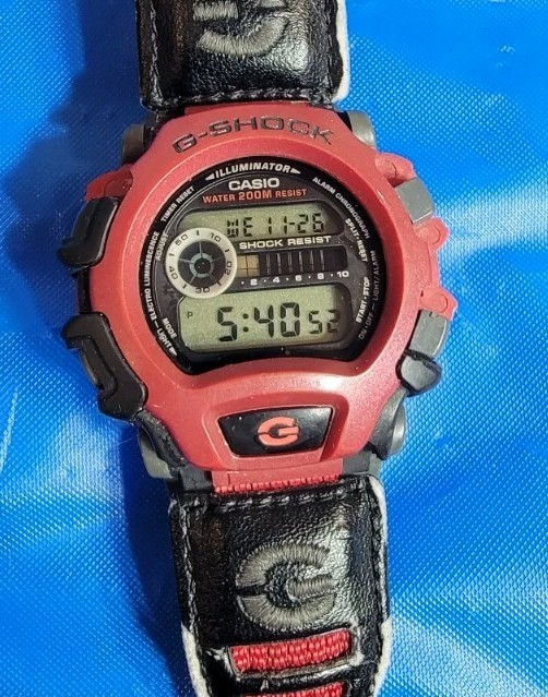Vintage Red CASIO G-SHOCK DW-004 -1859 New Battery *Needs Band Replaced*