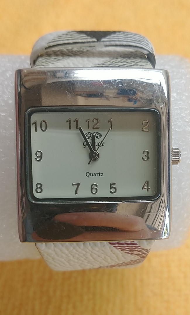 Vintage/Retro Galaxie by Elgin Quartz Ladies Watch Silvertone Tank,New Battery