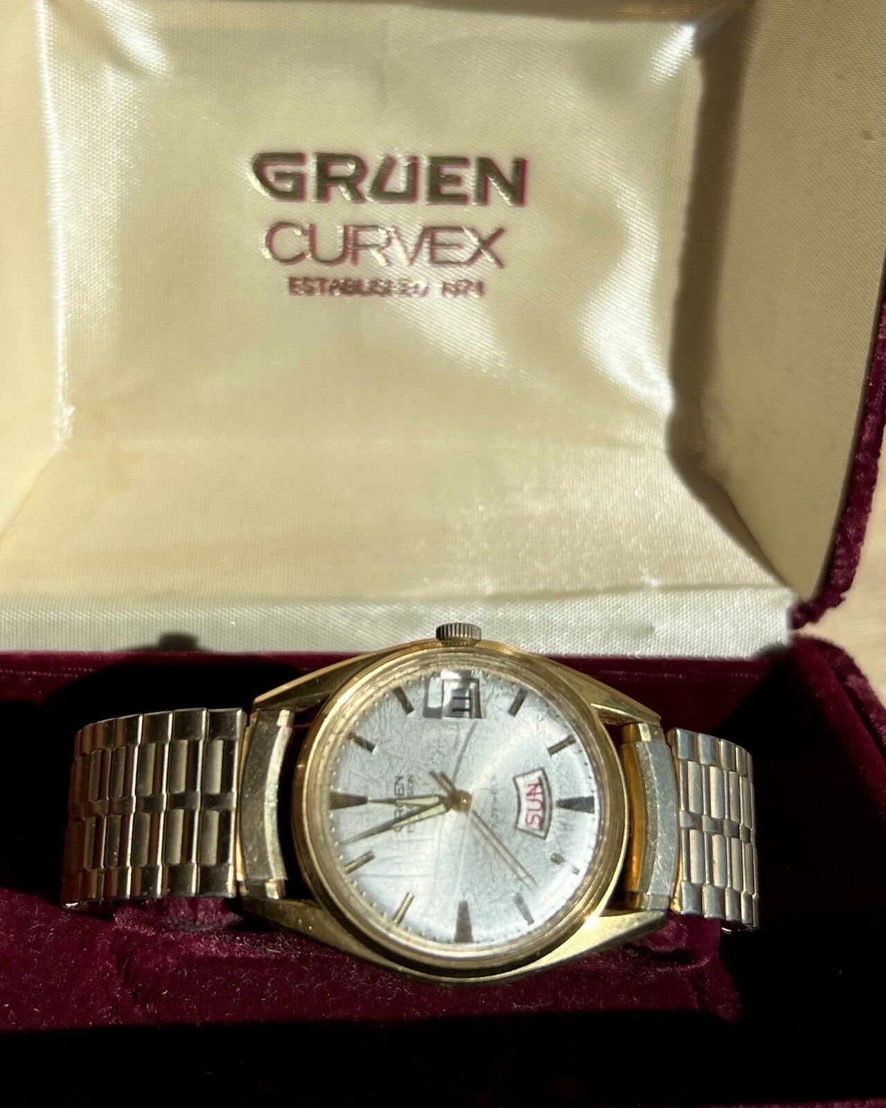 Vintage Gruen Precision Curvex Day Date WristWatch Original Box Case Paperwork