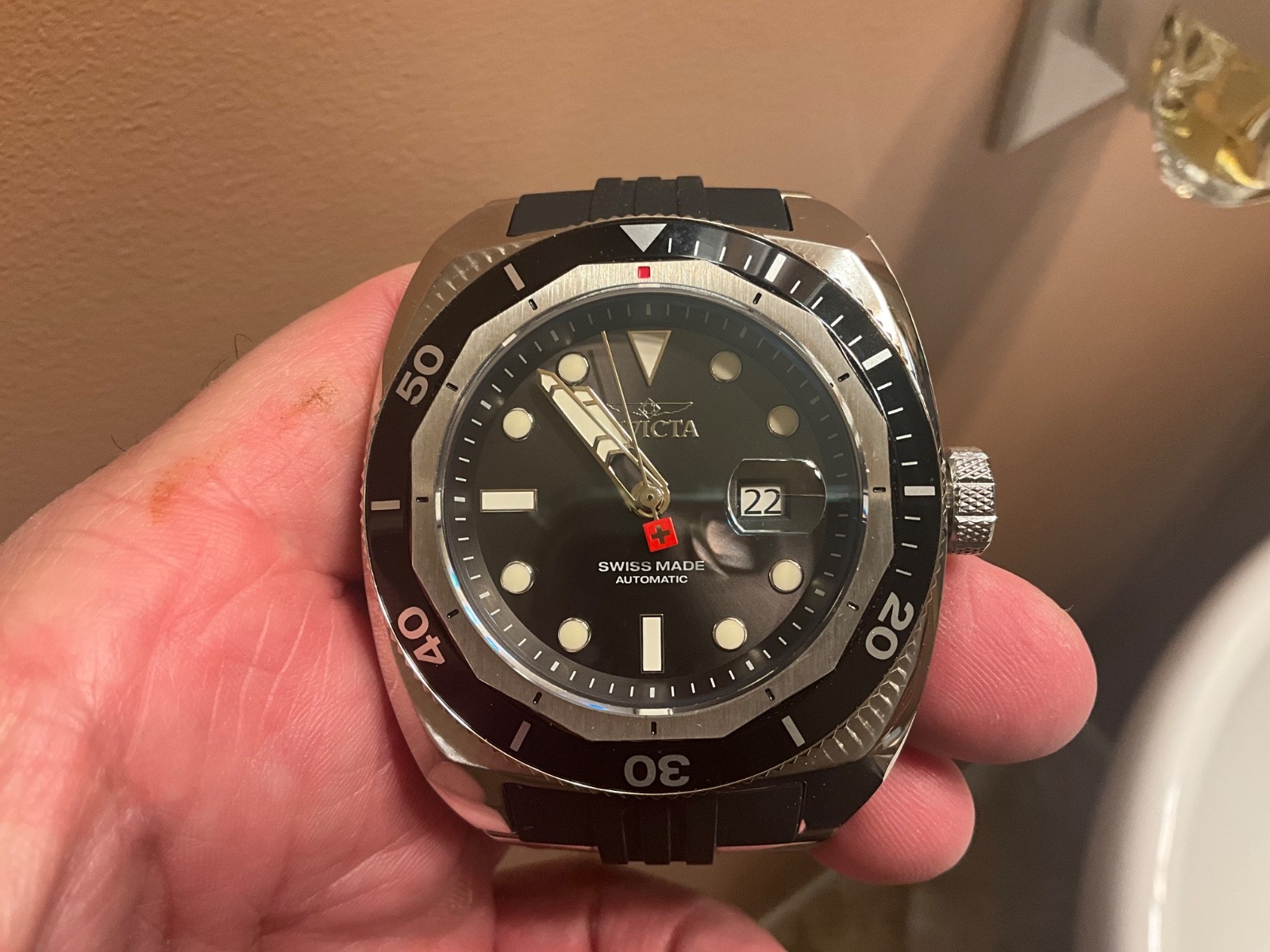 INVICTA SWISS MADE PRO DIVER MODEL 44810 MECHANICAL AUTOMATIC 25J SOLD OUT!