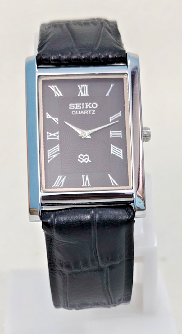 Vintage Style Seiko Slim Men’s Watch Black Roman Dial 27mm Wristwatch