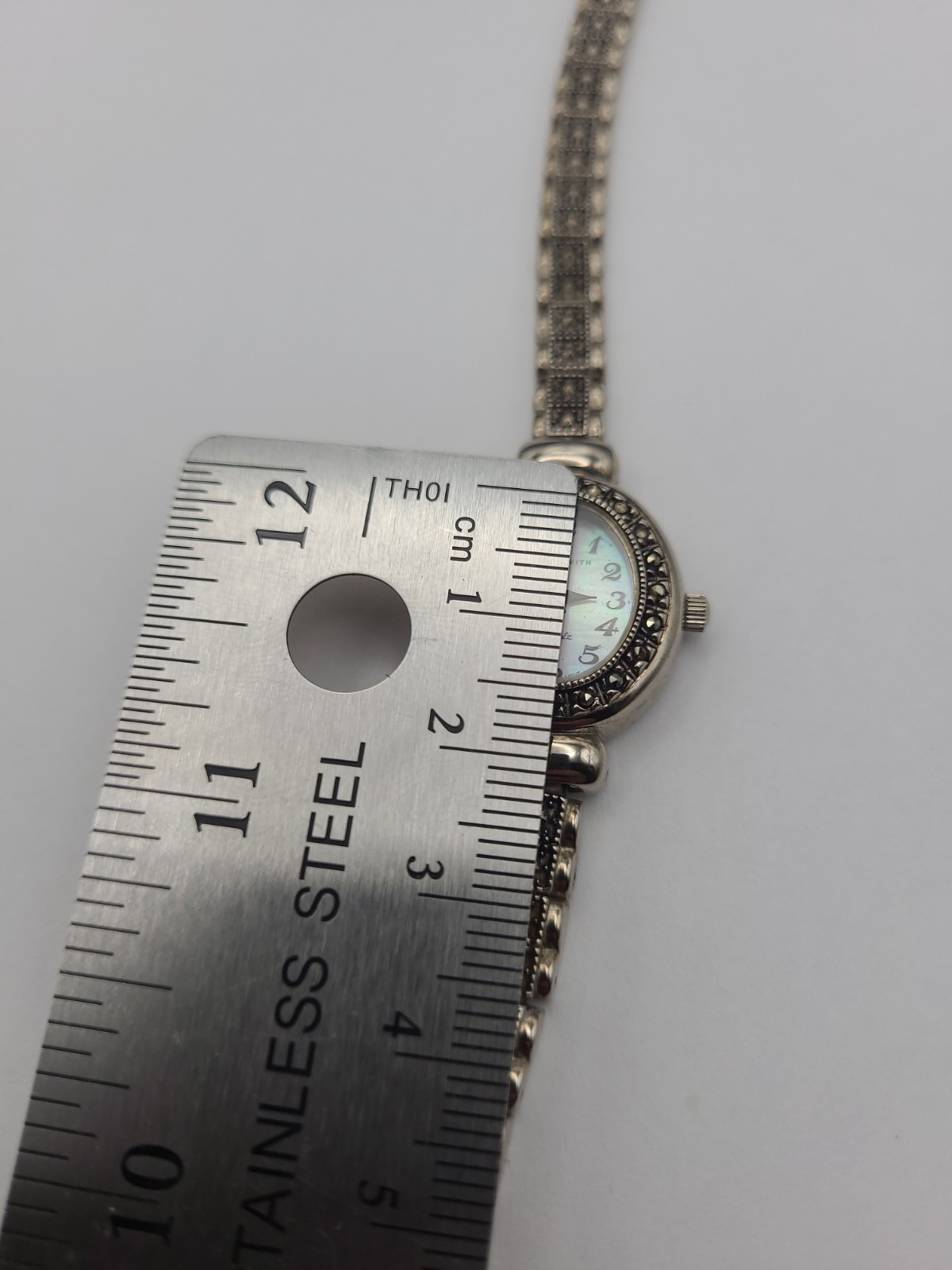 Jaclyn Smith Quartz Watch Lady Silver Tone MOP Oval Dial New Battery Working
