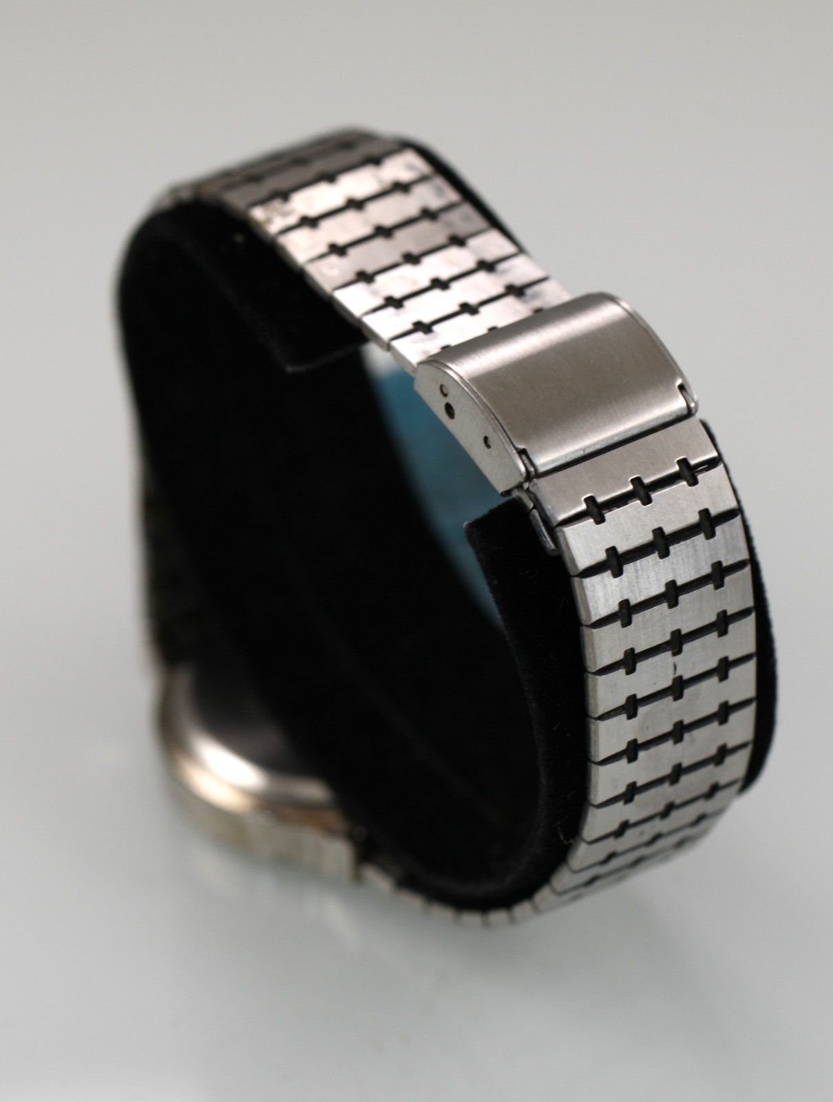 Eddie Bauer Watch Men Silver Stainless St Gold Black WR Gray Battery Date Quartz