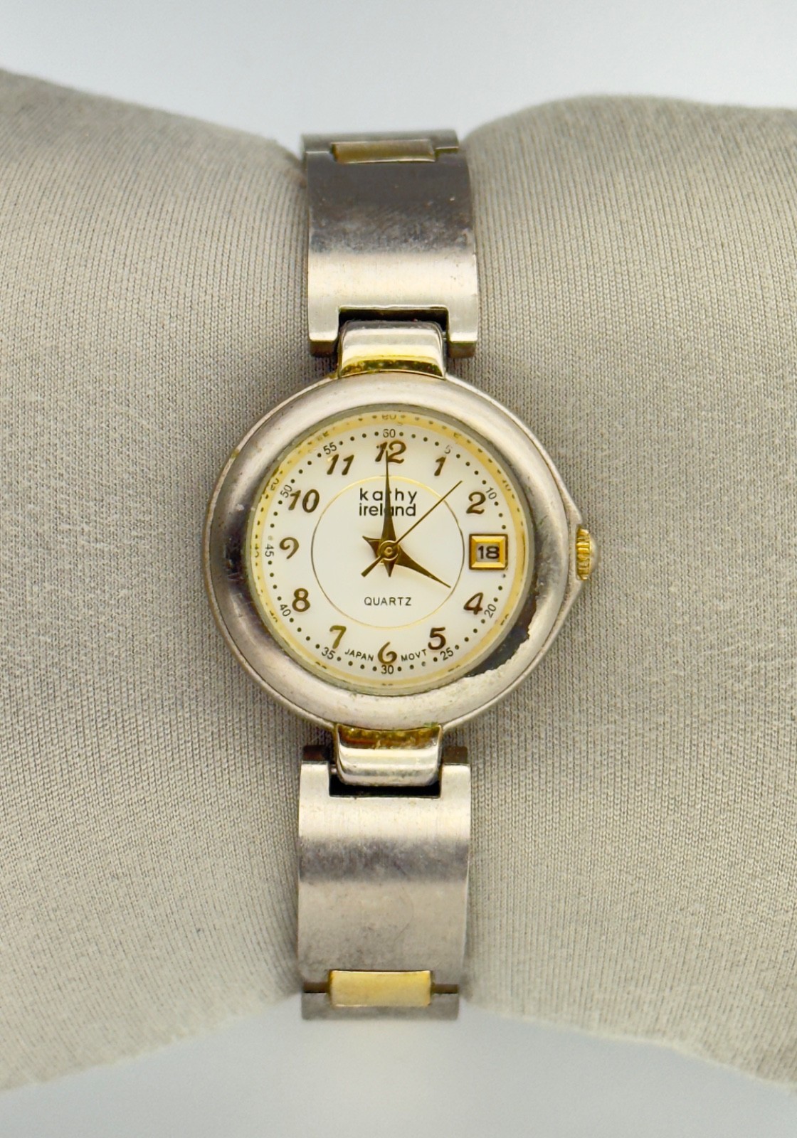 Women’s Kathy Ireland Quartz Wristwatch Silver Tone Linked Bracelet Analog #1690