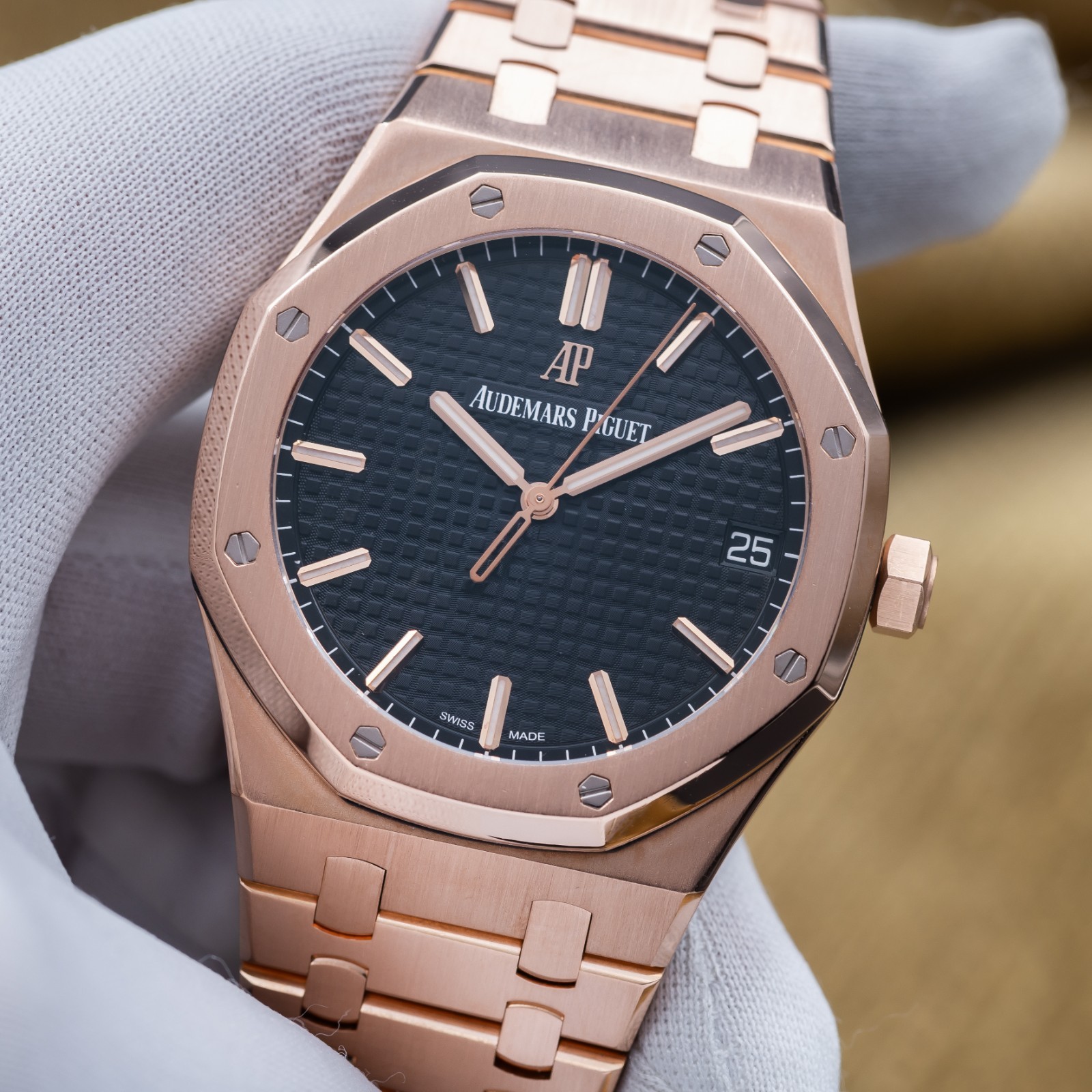 Audemars Piguet Royal Oak Rose Gold Black Dial 41mm – AP 15500OR Full Set