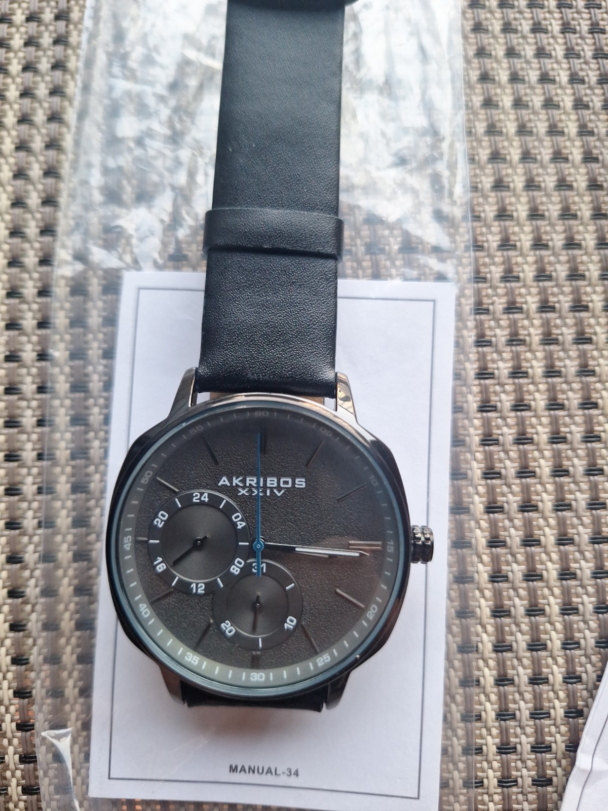 Akribos XXIV Men’s Black On Black Textured Dial. New With Tags And Book AK1022bk