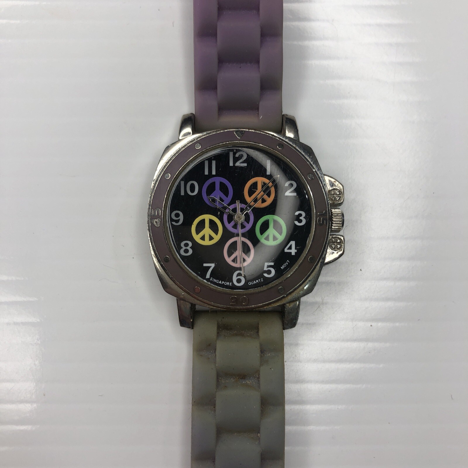 X10 SOPHIE Collezio 7815982 Singapore Tie Dye Purple Peace Signs Watch Untested