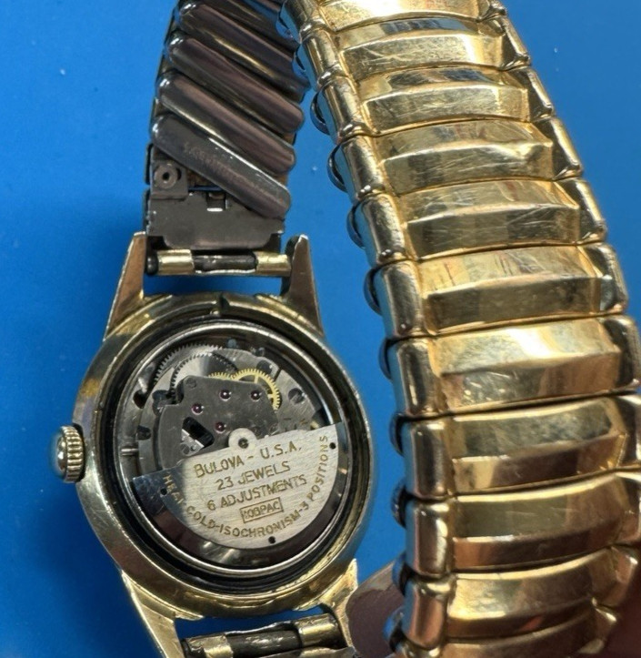 Vintage Bulova Men’s 23 Jewel Self-Winding Automatic 32mm Wristwatch