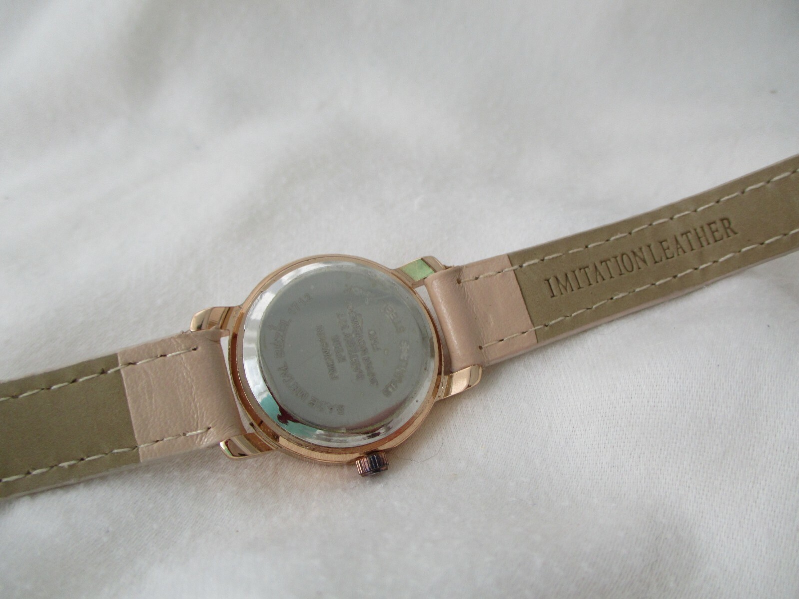 Watch Rose Gold Toned Round White Face Beige Pink Buckle Band WORKING!