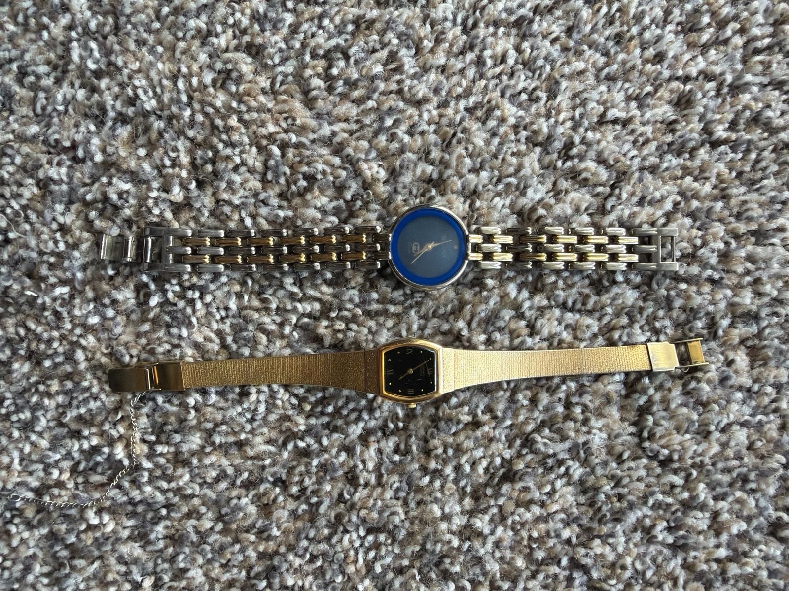 Vintage Gucci 9200L Two-Tone Ladies Watch with Blue Bezel and Link Bracelet