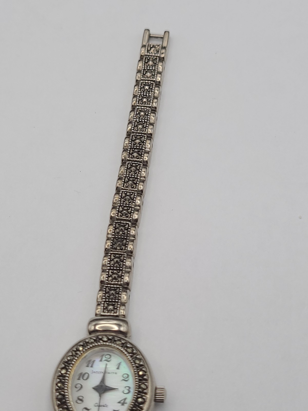 Jaclyn Smith Quartz Watch Lady Silver Tone MOP Oval Dial New Battery Working