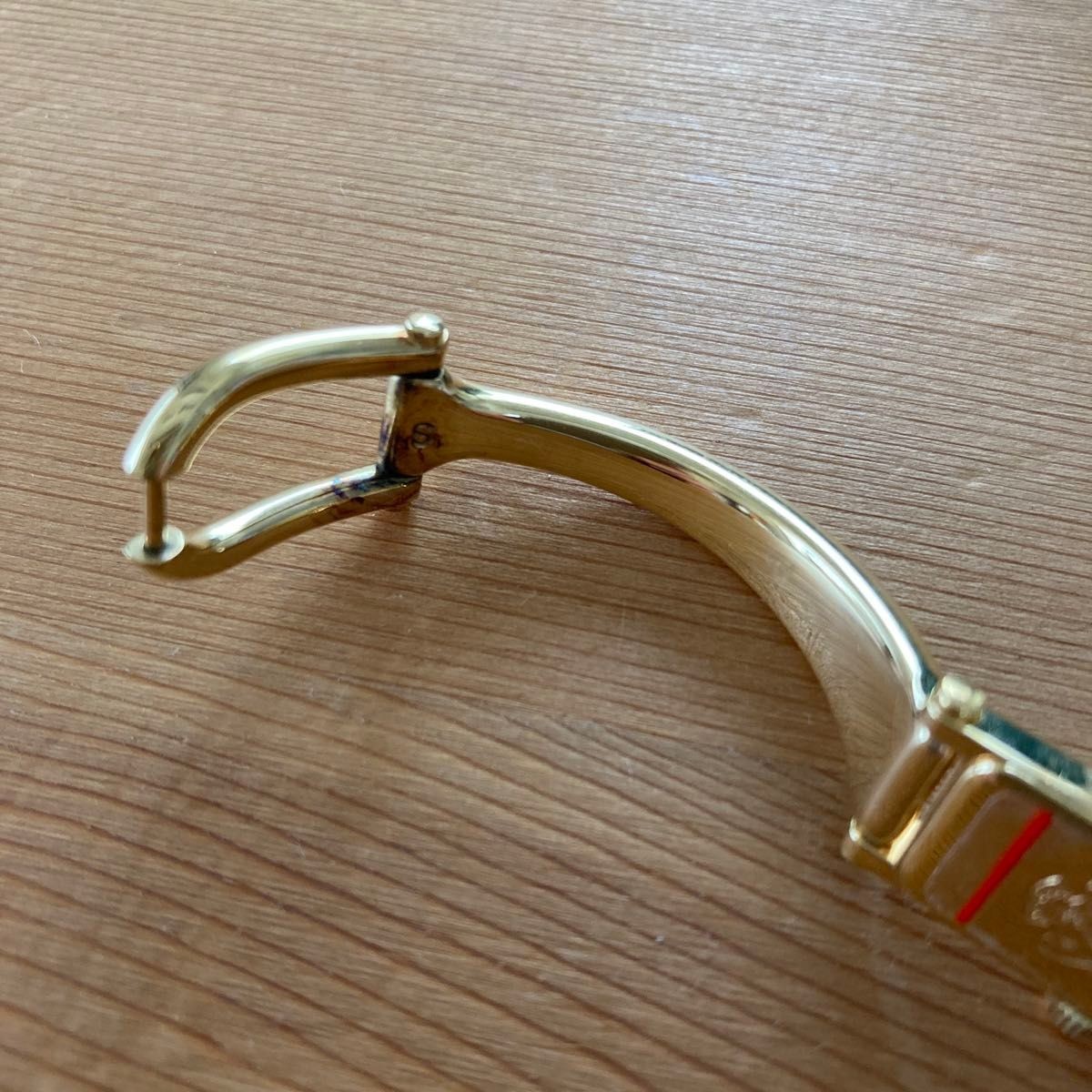 Excellent condition GUCCI 1500L Watch Gold Shell Dial Bangle with Box Working Vi