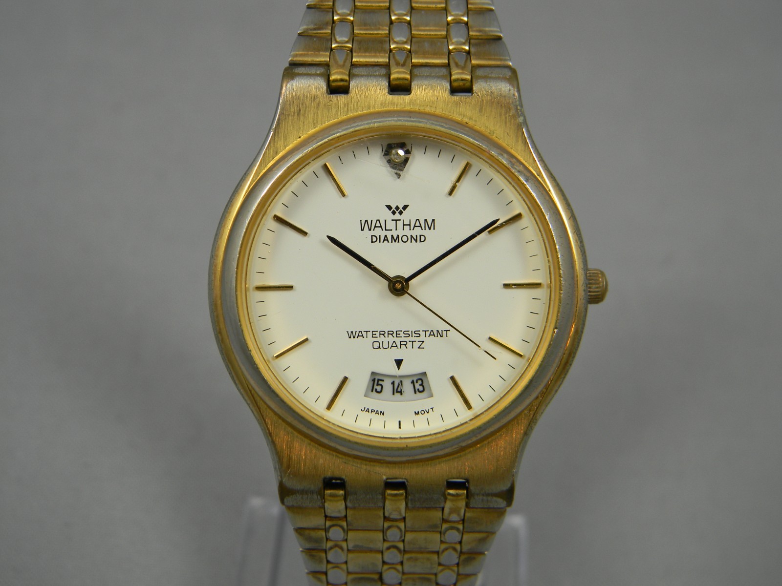 Waltham Diamond Watch Men 35mm Gold Tone Adjustable Clasp Band 6″-8″ New Battery
