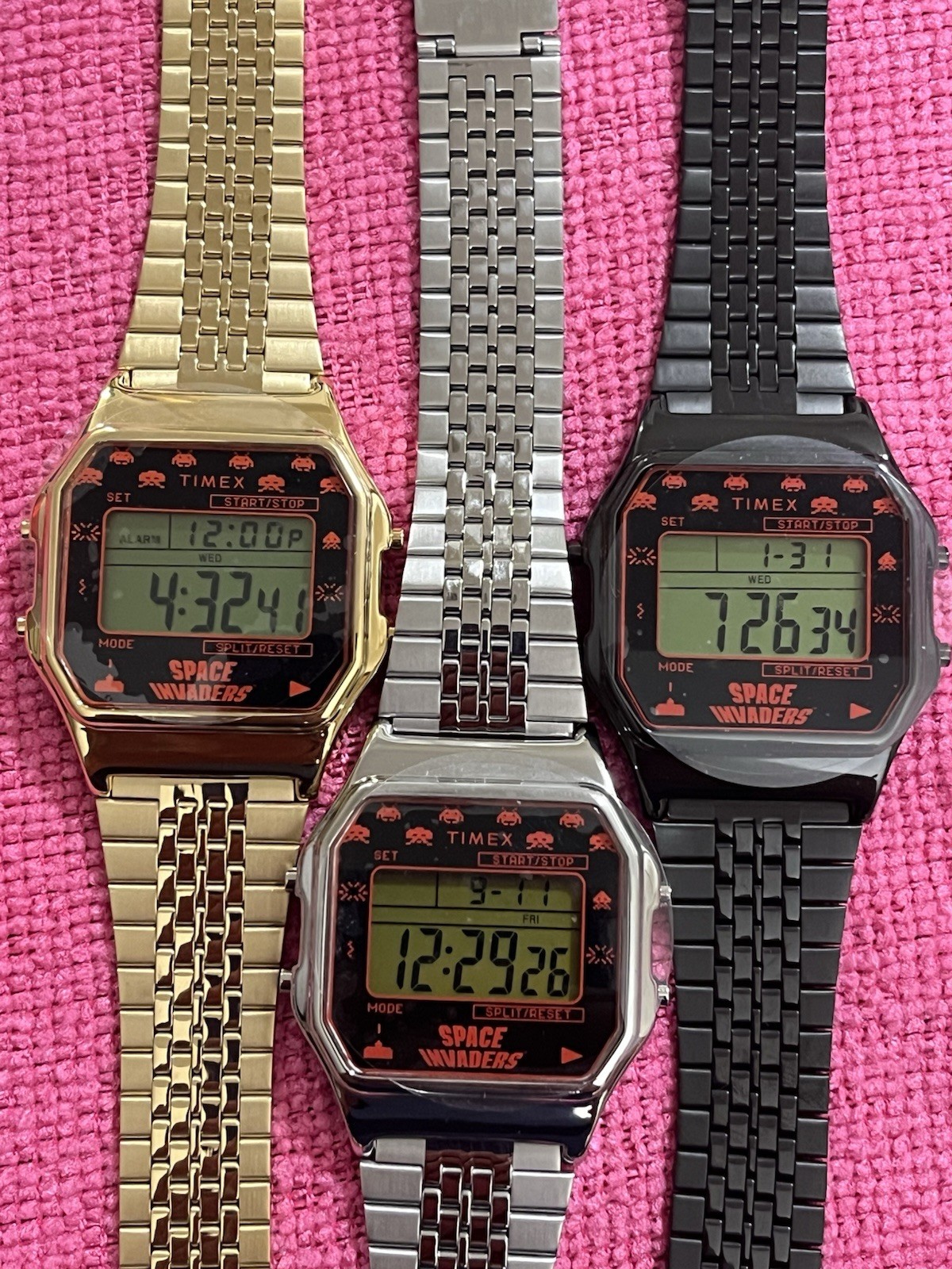 Timex T80, lot of 3 watches,Space Invaders limited Japan Collection, 34 mm, New!