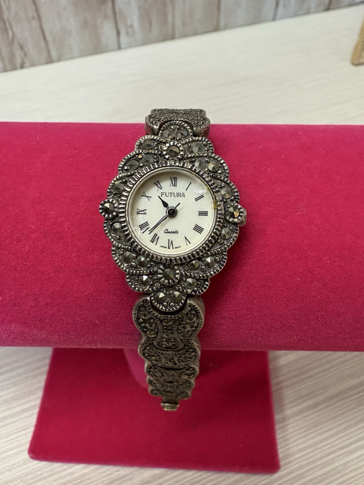 Futura Watch Women Silver Tone Marcasite Mother of Pearl Dial 7.5” Free Ship