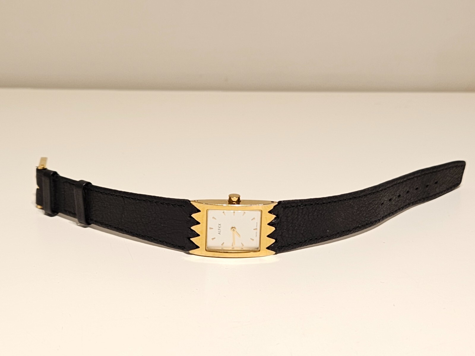 RETRO LUXURY TANK 18.5mm SWISS GOLD PLATED LADIES QUARTZ WATCH “ALFEX” 5467 PLUM