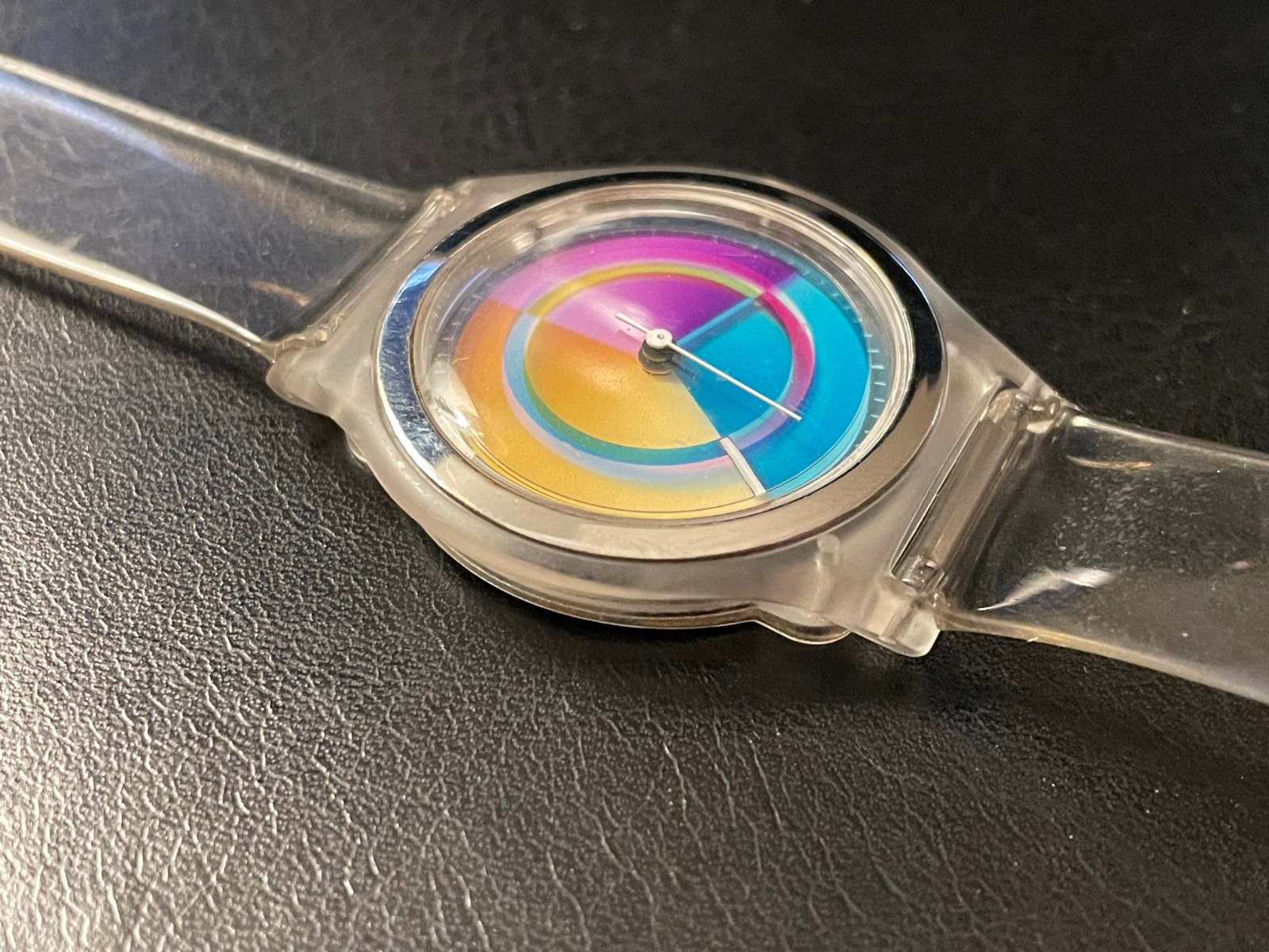 RUNS New Bat Vintage Metropolitan Museum Of Art Geometric Watch w/ Clear Band