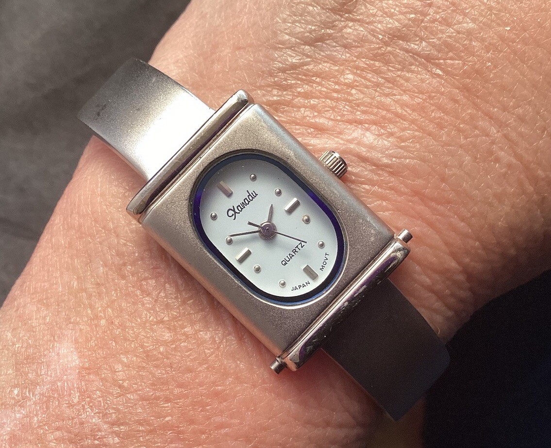 Very Nice Silver Tone Xanadu Ladies Bangle Quartz Watch Matte Finish Works