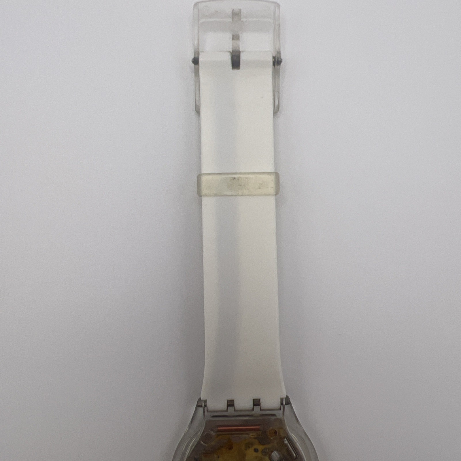 Swatch Skin SENSUAL STREET Ultra Thin White 34mm Watch SFK307 2007 Case