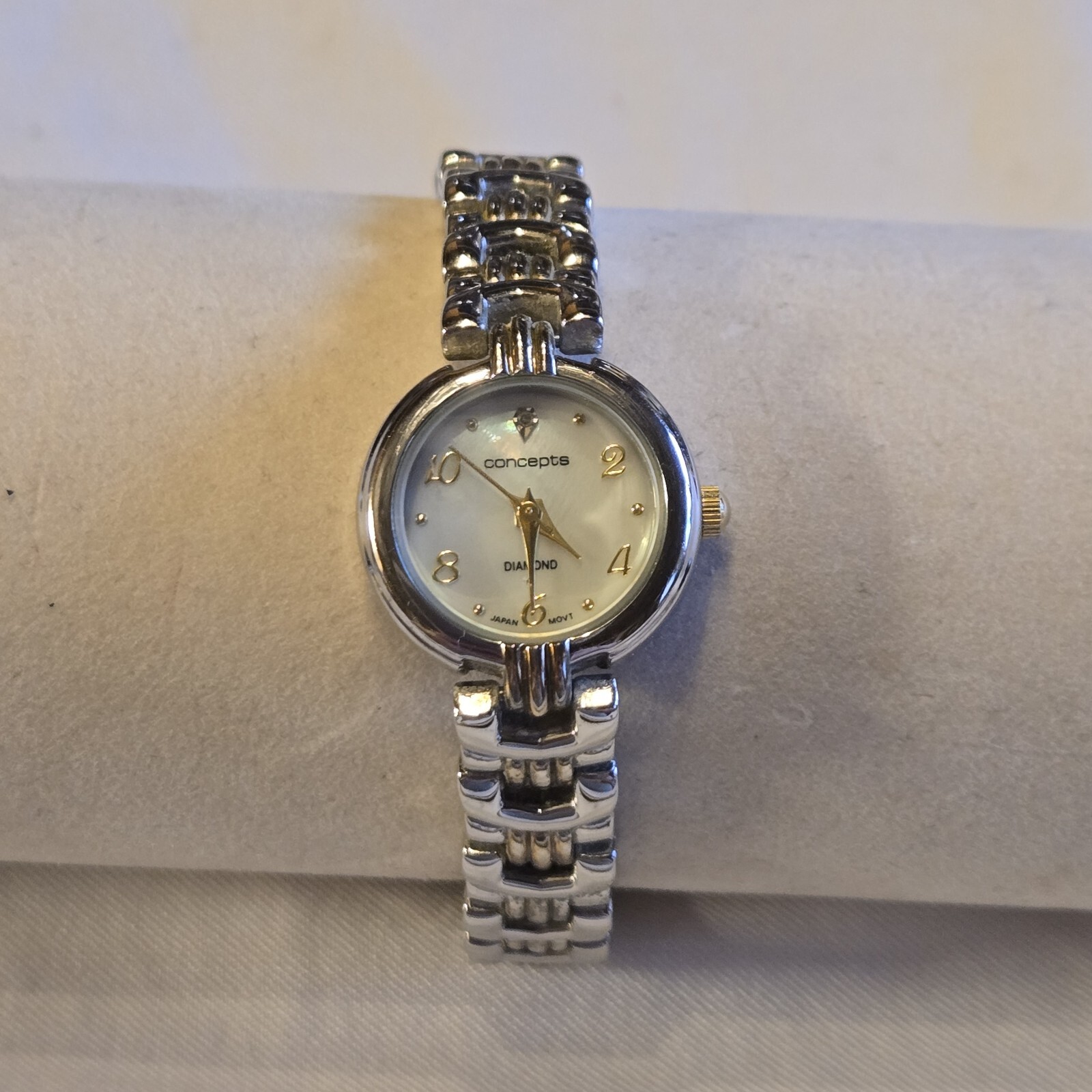 Concepts Genuine Diamond Chip Mother Of Pearl Dial Stainless Band Bracelet Watch