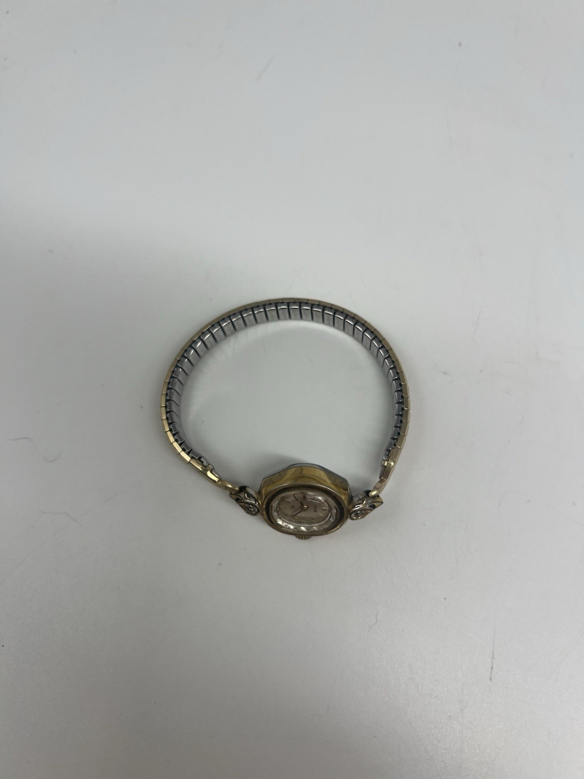 Vintage Elgin ladies Watch BASE METAL Bezel Stainless Steel Back Gold Toned