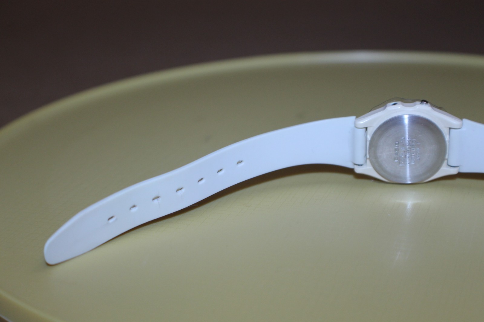 USED / Working / Vintage Casio LW-14 401 Ladies Watch Japan White/Cream color
